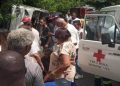 Se accidenta autobús con pasajeros en la autopista Duarte; hay heridos y atrapados