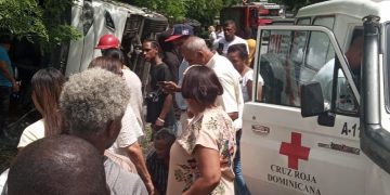 Sistema 911 coordina asistencia ante accidente de tránsito con múltiples atrapados en Villa Altagracia