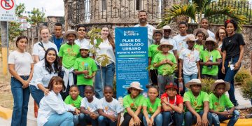 Alcaldía del DN celebra el Día Mundial del Medio Ambiente con plantación de árboles y limpieza de playas