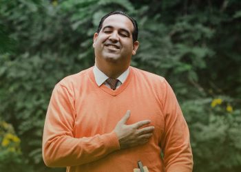 Cantautor Roberto Carlos Jorge presenta “Abrazados de Valor”, canción de consuelo inspirada en la tragedia del Jet Set