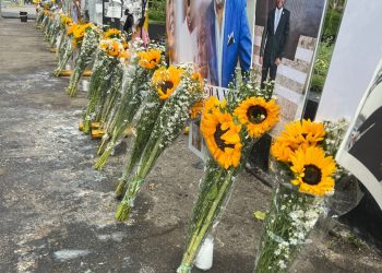 Alcaldía del DN coloca nuevas flores y renueva altar Jet Set previo a cumplirse segundo mes de la tragedia