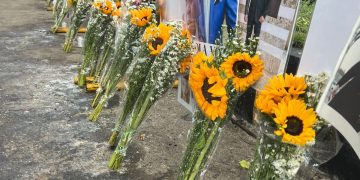 Alcaldía del DN coloca nuevas flores y renueva altar Jet Set previo a cumplirse segundo mes de la tragedia