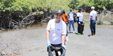 Realizan jornada de limpieza de costas en beneficio del medio ambiente