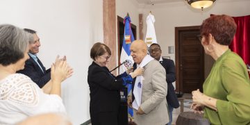 Bellas Artes rinde homenaje a Giovanny Cruz Durán y lo declara Estudiante de Honor de la ENAD