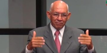 Senador PRM reclama terminen más de 40 escuelas y vías