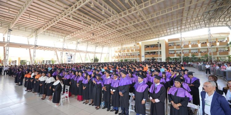 UASD inviste 1,689 nuevos profesionales en la región Norte en honor a los héroes del 14 de Junio