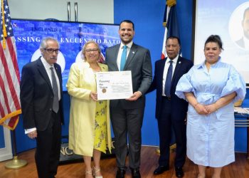 Reconocen en NY abogado dominicano por liderazgo en comunidad jurídica criolla