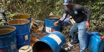 DINTEL desmantela laboratorios clandestinos de bebidas alcohólicas adulteradas en Monte Plata