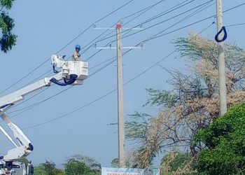 Edesur concluye instalación de 21 kilómetros de conductores para red eléctrica en Pedernales