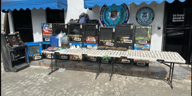 PN detiene cuatro personas y ocupa drogas, máquinas tragamonedas, cigarrillos ilegales y alcohol adulterado