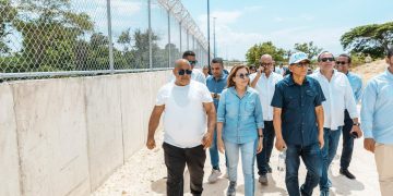 Carolina respalda construcción verja perimetral con Haití y propone muro económico y ecológico