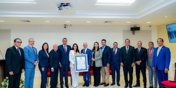 Senado reconoce actriz y presentadora Celinés Toribio por sus 30 años de trayectoria
