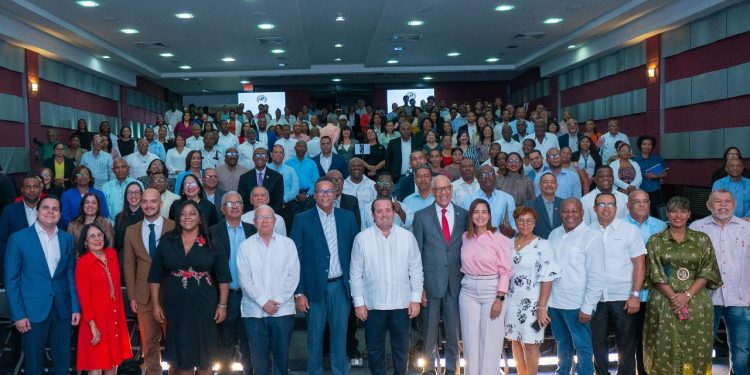 Paliza aboga por un nuevo liderazgo político basado en la transparencia y la rendición de cuentas