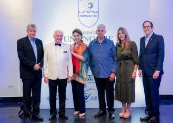 “Una noche de risas con propósito” se convirtió en una velada memorable con las leyendas del humor