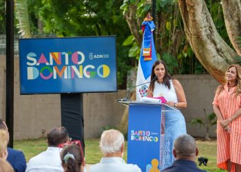 Comunitarios de Arroyo Hondo agradecen a Carolina por entrega del parque Riveras de las Palmas