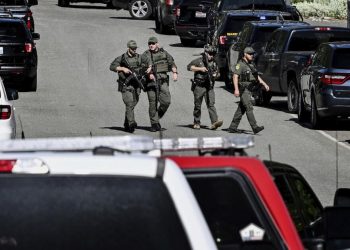 EE.UU.: Francotirador mata a dos bomberos durante incendio