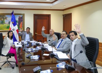 Comisión Especial revisa últimos artículos del proyecto de ley modifica Código de Trabajo