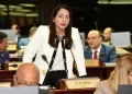 Senadora de Azua pide frenar carreras clandestinas en autopista 6 de Noviembre