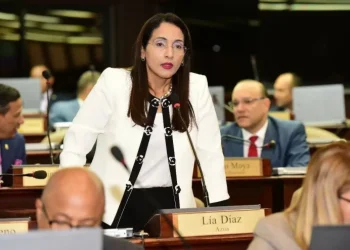 Senadora de Azua pide frenar carreras clandestinas en autopista 6 de Noviembre
