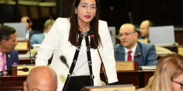 Senadora de Azua pide frenar carreras clandestinas en autopista 6 de Noviembre