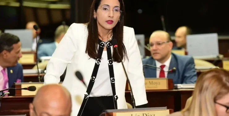 Senadora de Azua pide frenar carreras clandestinas en autopista 6 de Noviembre