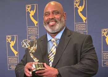 Periodista dominicano Omar Guzmán gana su primer Emmy por especial sobre Al Horford