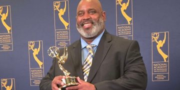 Periodista dominicano Omar Guzmán gana su primer Emmy por especial sobre Al Horford