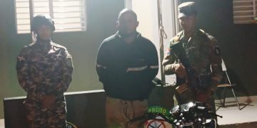 Ejército detiene hombre intentaba robar paneles solares en una finca en Santiago Rodríguez