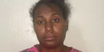 PN arresta a mujer que supuestamente le quitó la vida a su pareja en Hato Mayor