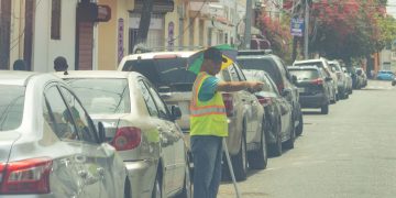Operativo de Digesett remueve parqueadores informales de las calles en el DN