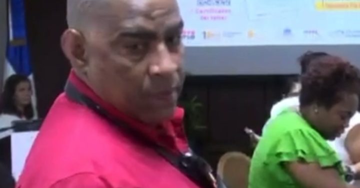 CDP Distrito Nacional denuncia estafador que se hace pasar por periodista y roba a colegas durante actividades