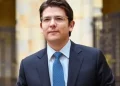 Uribe Turbay es sometido a nueva cirugía y sigue en estado crítico con tendencia estable