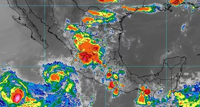 Bárbara baja a tormenta tropical y mantiene lluvias fuertes en el oeste de México