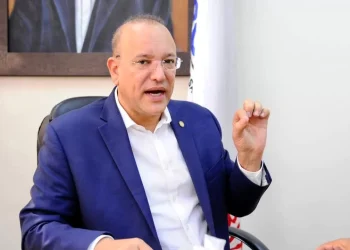 Ulises Rodríguez respalda medidas para mejorar tránsito y movilidad urbana tras congreso en Punta Cana