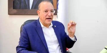 Ulises Rodríguez respalda medidas para mejorar tránsito y movilidad urbana tras congreso en Punta Cana