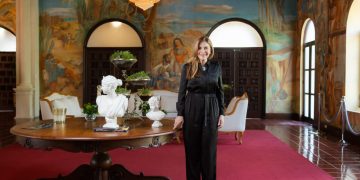 Carolina viaja a España para firma de hermanamiento de cooperación entre SD y Sevilla