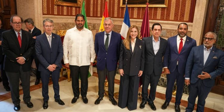 Alcalde de Sevilla considera un orgullo concretar hermanamiento con Santo Domingo