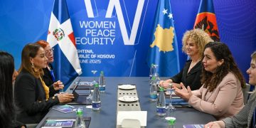 Ministra de la Mujer se reúne con la presidenta de Kosovo en el marco del Tercer Foro Internacional Mujer, Paz y Seguridad