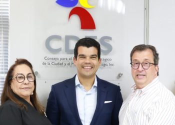 Wellington Arnaud agradece integración del INAPA como miembro activo del CDES, en Santiago