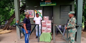 Un pasajero fue detenido con contrabando de 21 mil cigarrillos en el maletero de un autobús en Santiago Rodríguez