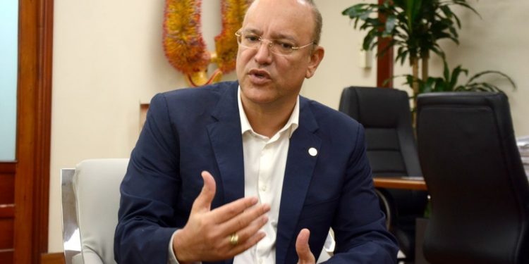 Alcalde de Santiago asegura casco histórico de Santiago se ha transformado; dice visitarlo es una experiencia