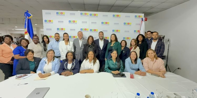 Mesa de inclusión y discapacidad de la Cámara de Diputados reconoce labor de Conadis y Supérate en favor de los niños con discapacidad