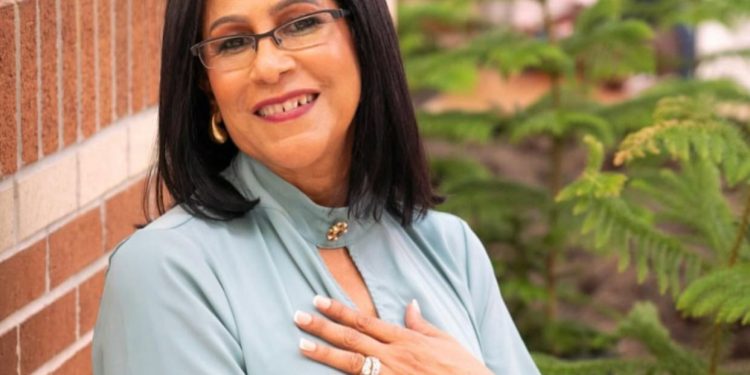 La terapeuta dominicana Mary Rodríguez presenta su primer libro Sanando Corazones