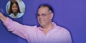 «Gracias por enseñarnos que el éxito se comparte con humildad”, estudiante a Juan Ramón Gómez Díaz