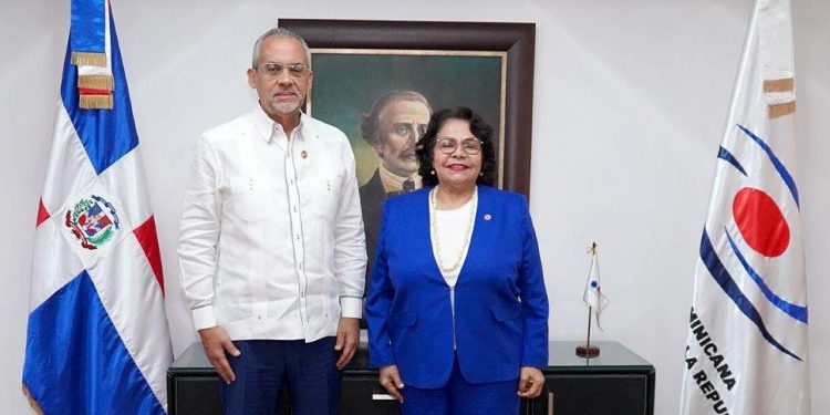 Presidente del Consejo Nacional de Drogas elogia trayectoria de la presidenta de la Cámara de Cuentas