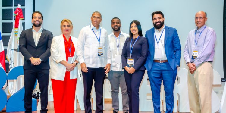 Baní se convierte en epicentro de la innovación constructiva con el 1er Congreso Regional Sur 2025