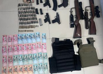 PN ocupa arsenal de armas ilegales y arresta a tres personas durante allanamientos en comunidad de El Pino, Dajabón