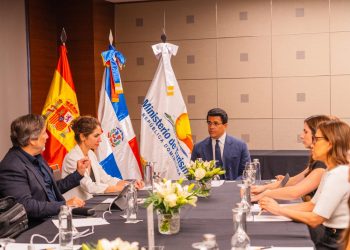 W2fly suma 18 vuelos desde Madrid y Portugal en su programación