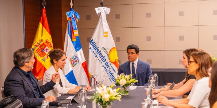 W2fly suma 18 vuelos desde Madrid y Portugal en su programación