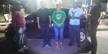 Raso de la FARD fue detenido con una haitiana indocumentada en el baúl de un vehículo en Las Matas de Farfán